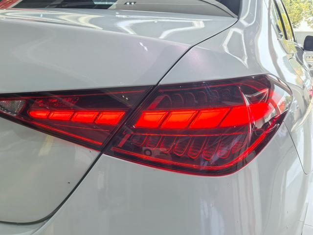 Mercedes-Benz C-Class 2023 thumb 12