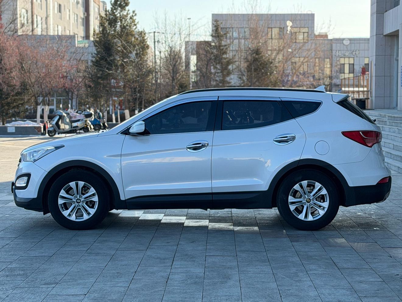 Hyundai Santa Fe 2015 thumb 2