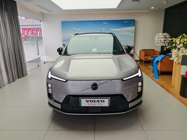 Volvo XC70 2026 thumb 2