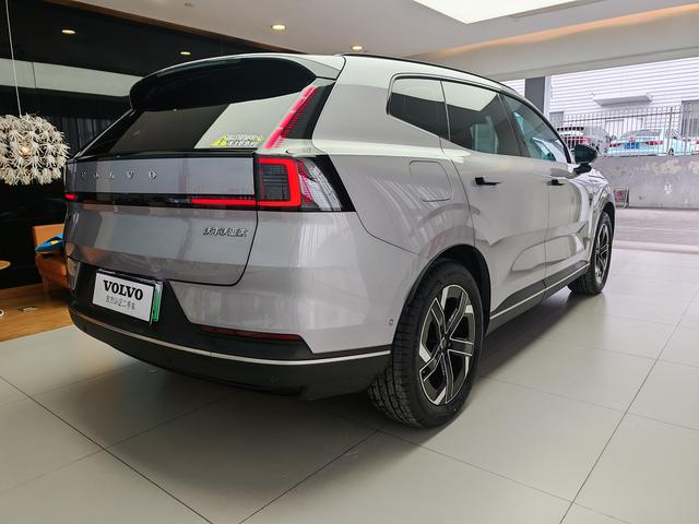 Volvo XC70 2026 thumb 7