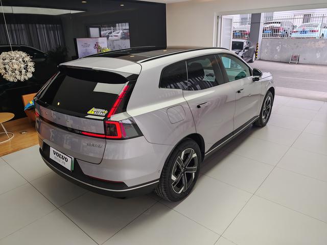Volvo XC70 2026 thumb 6
