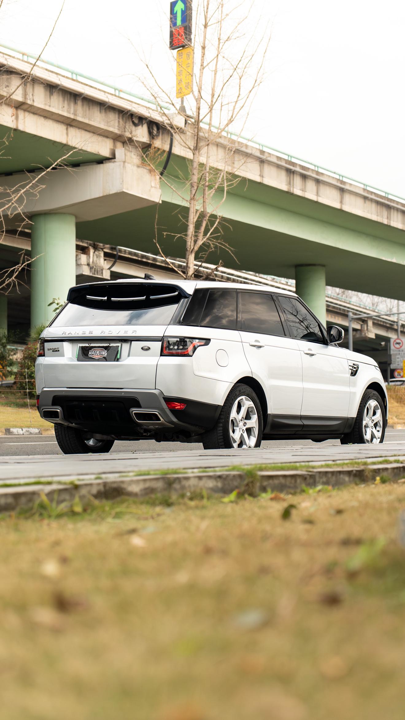 Land Rover Range Rover 2021 thumb 3