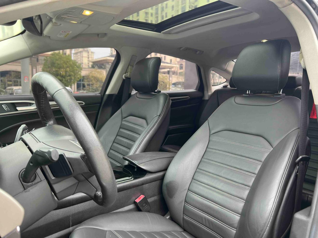 Ford Mondeo 2015 thumb 10