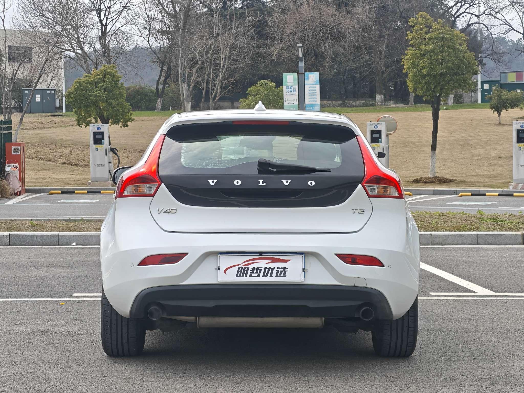 Volvo V40 2016 thumb 4