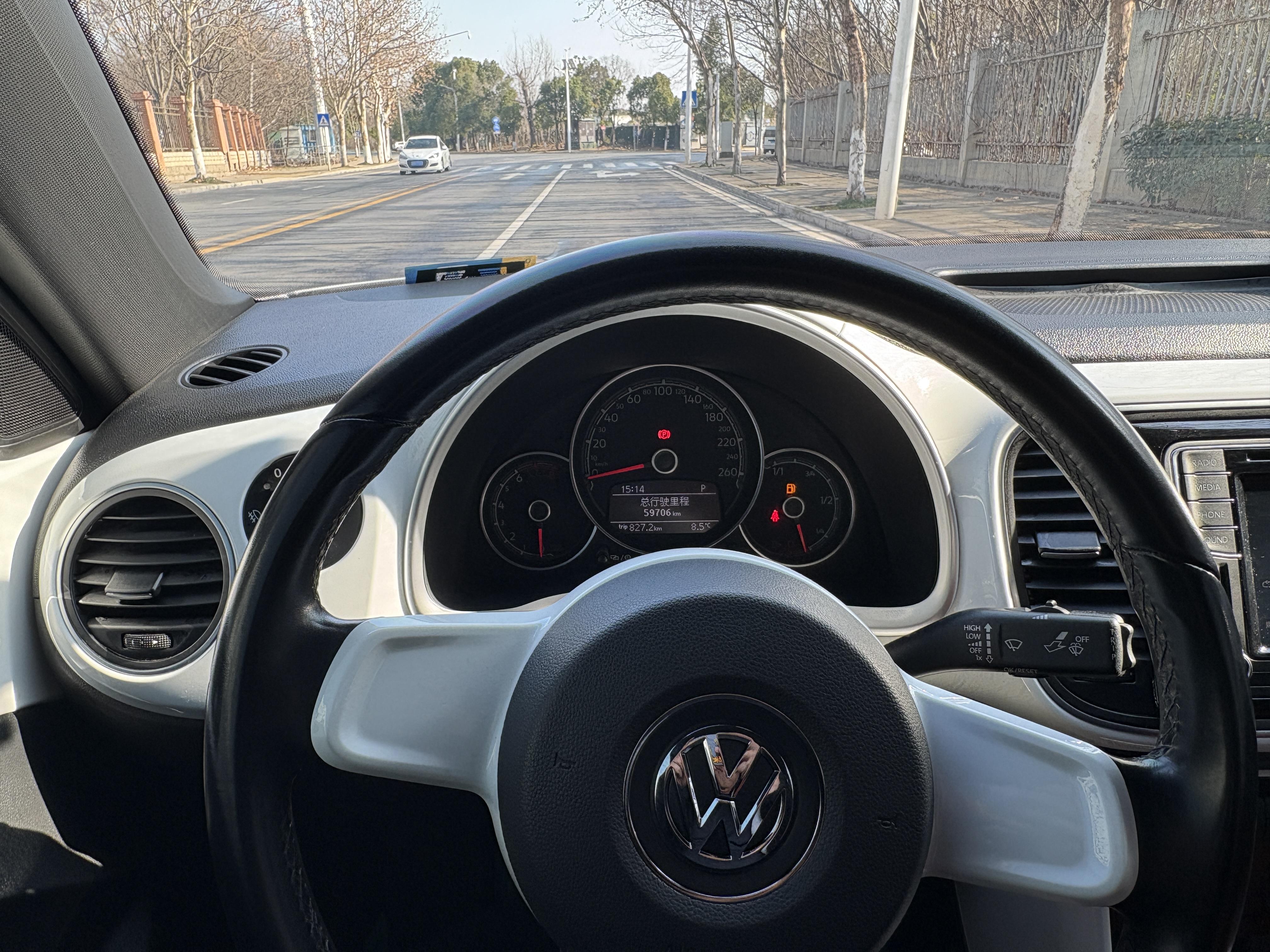 Volkswagen Beetle 2019 thumb 5
