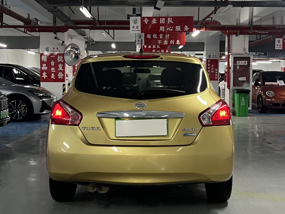 Nissan Tiida 2013 thumb 3