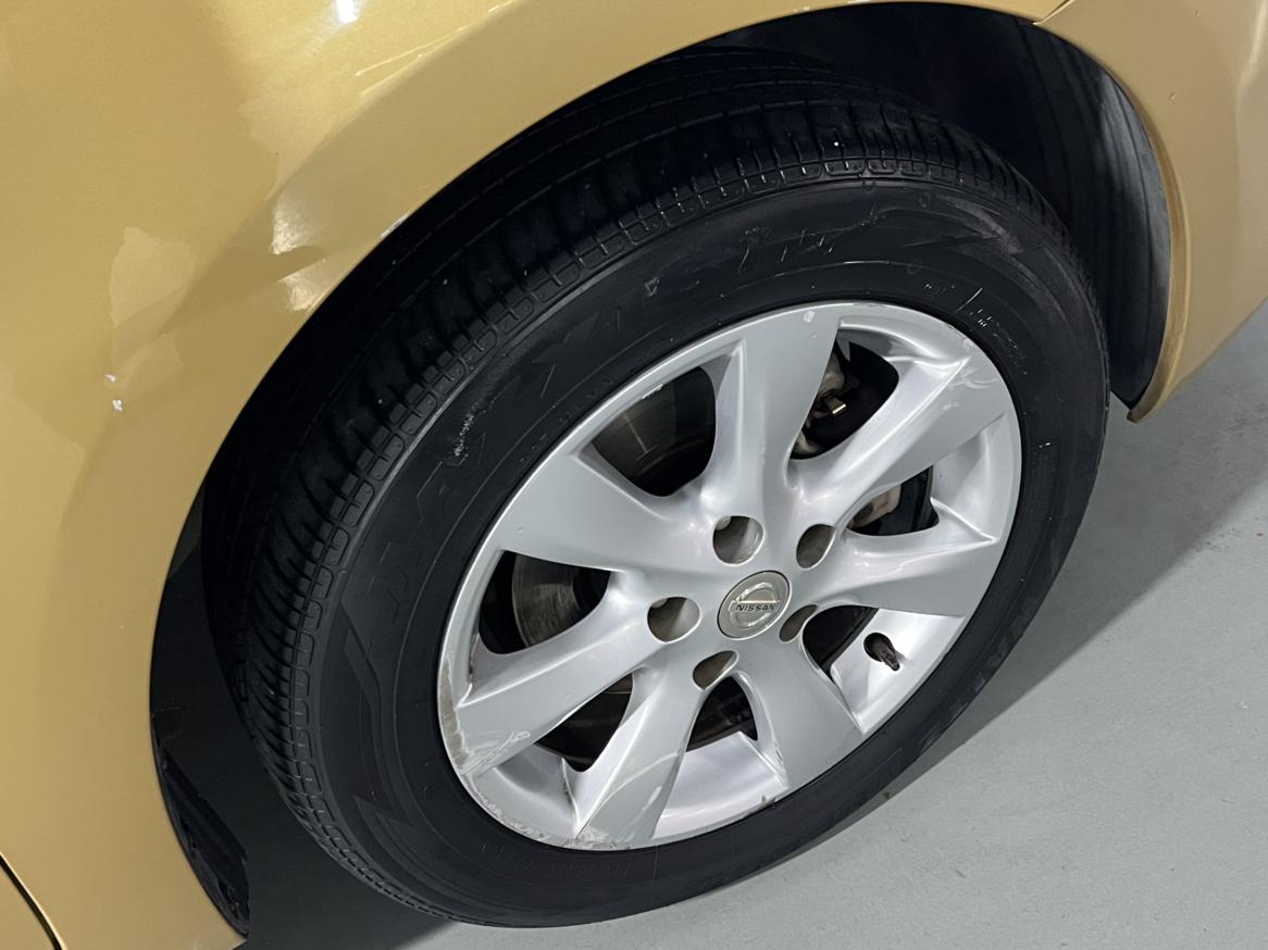 Nissan Tiida 2013 thumb 7