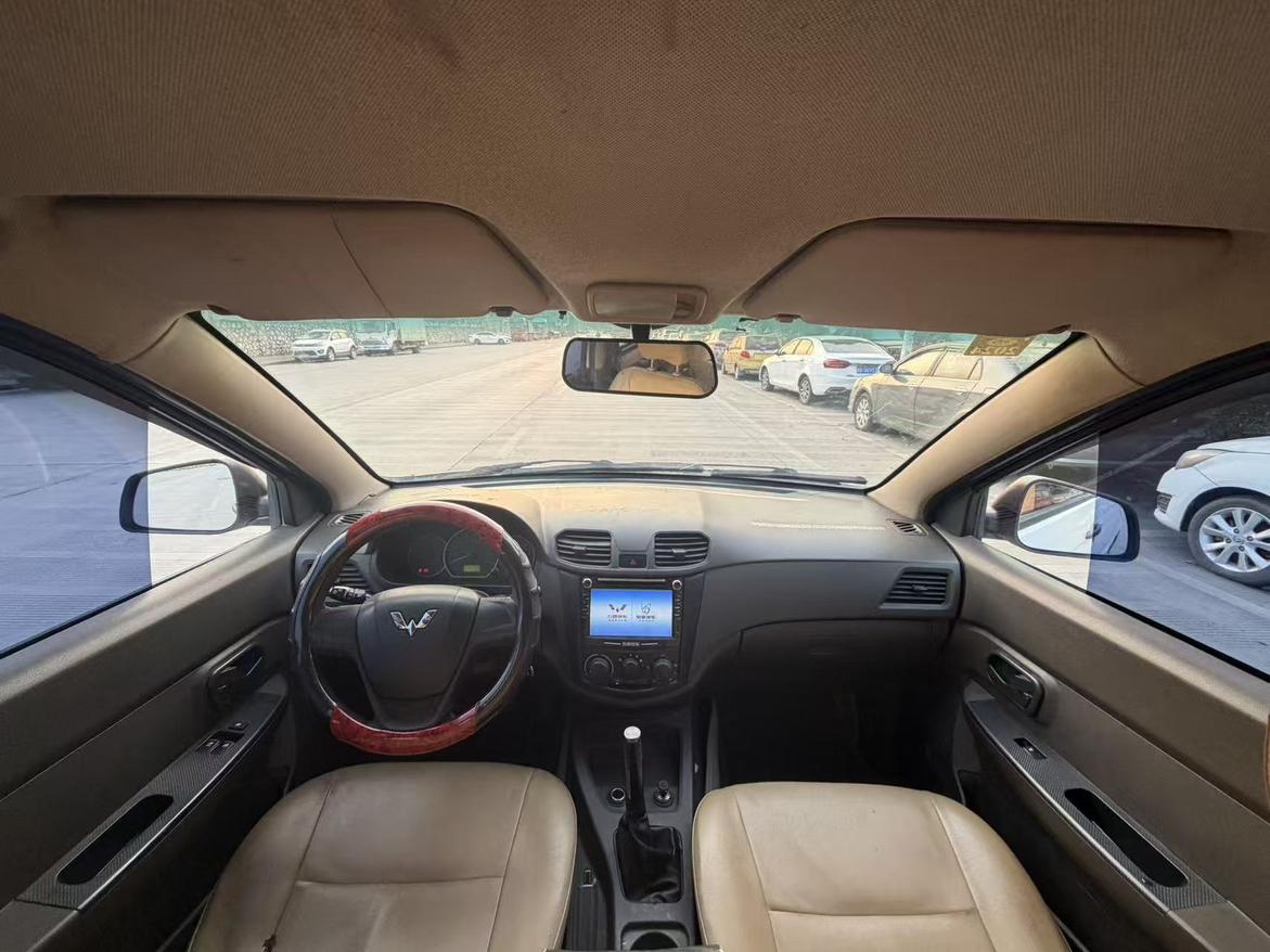 Wuling Hong Guang 2016 thumb 5