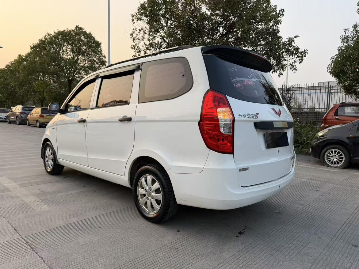 Wuling Hong Guang 2016 thumb 11