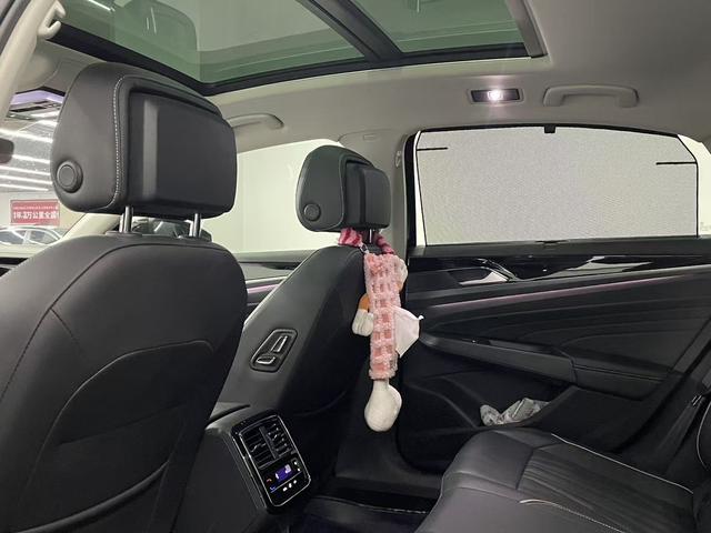 Volkswagen Passat 2022 thumb 2