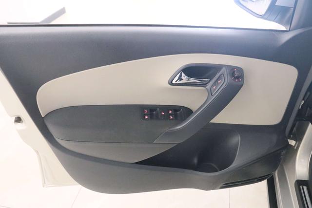 Volkswagen Polo 2014 thumb 12