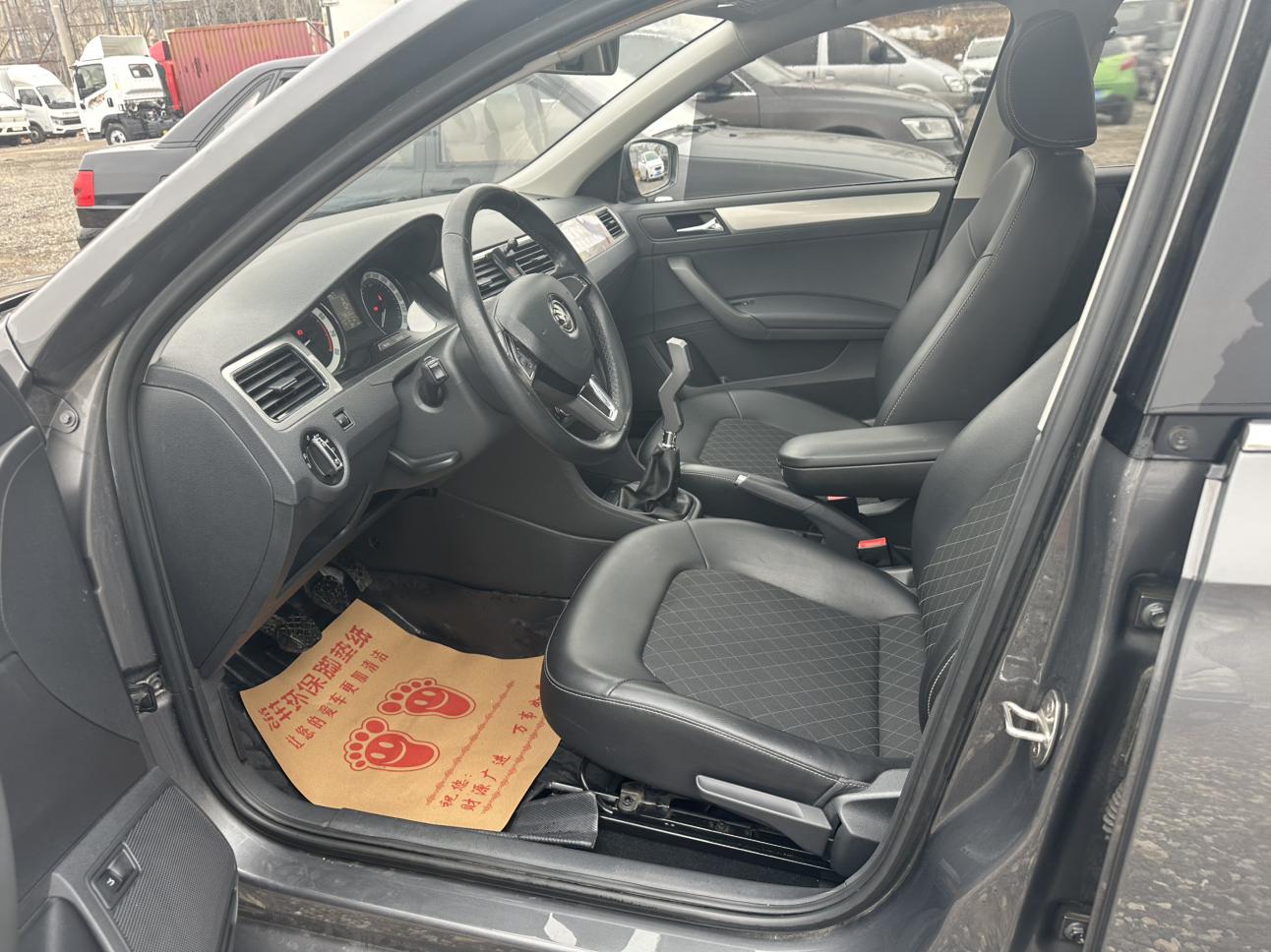 Skoda Rapid 2018 thumb 8