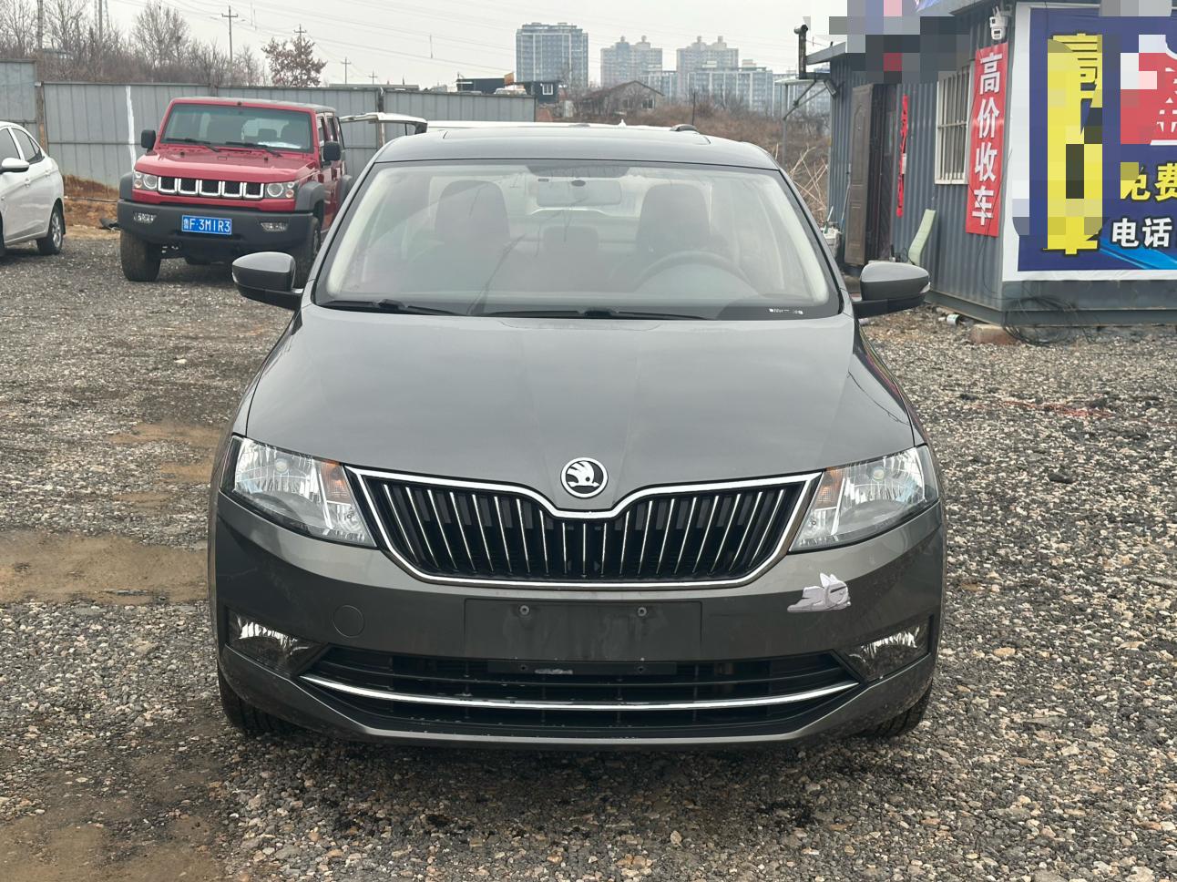 Skoda Rapid 2018 thumb 11