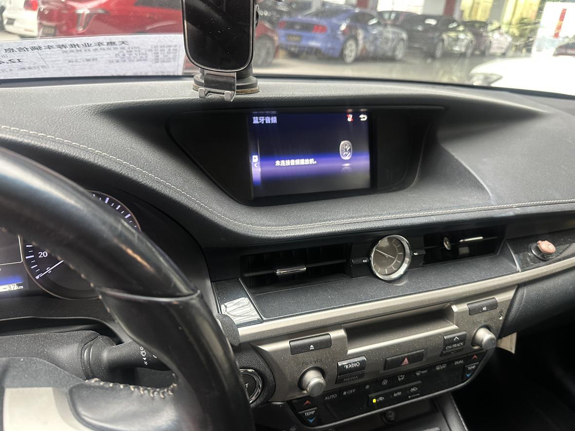 Lexus ES 2017 thumb 5