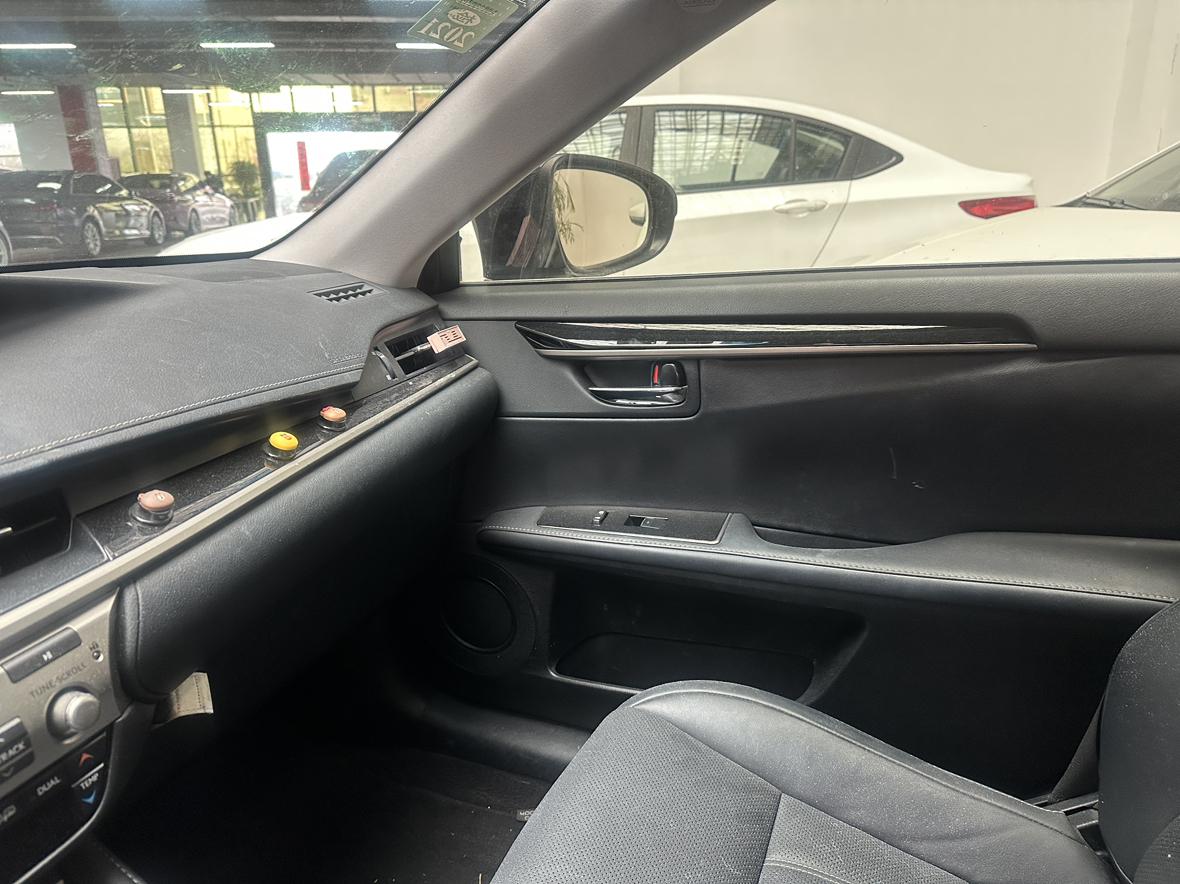 Lexus ES 2017 thumb 8
