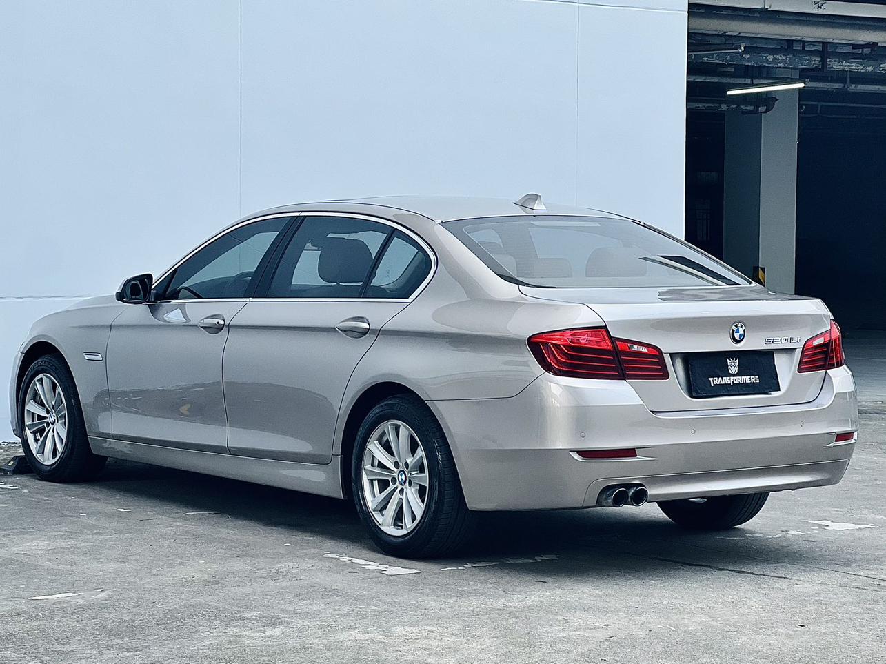 BMW 5 серии 2015 thumb 3