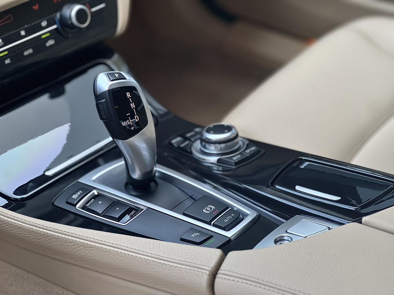 BMW 5 серии 2015 thumb 11