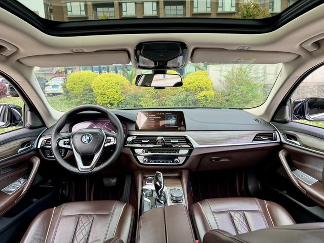 BMW 5 серии 2019 thumb 4
