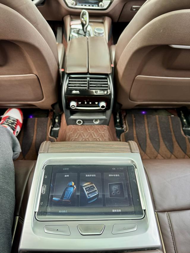 BMW 5 серии 2019 thumb 9