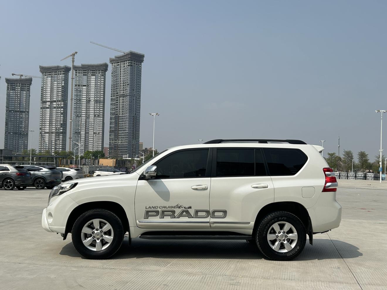 Toyota Land Cruiser Prado 2017 thumb 2