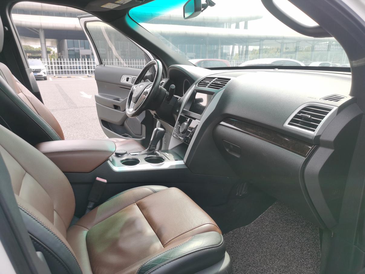 Ford Explorer 2014 thumb 4
