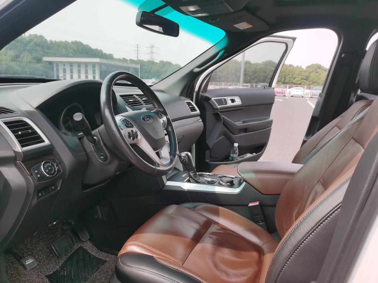 Ford Explorer 2014 thumb 6