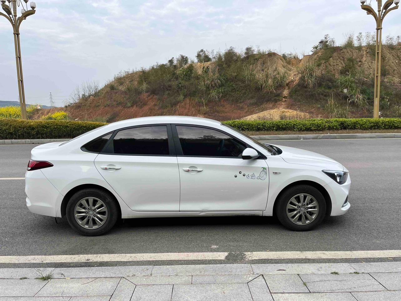 Hyundai Elantra 2023 thumb 6