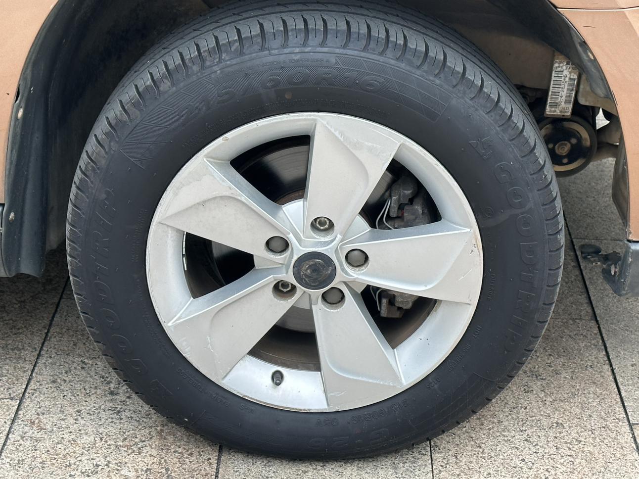 Skoda Yeti 2014 thumb 5