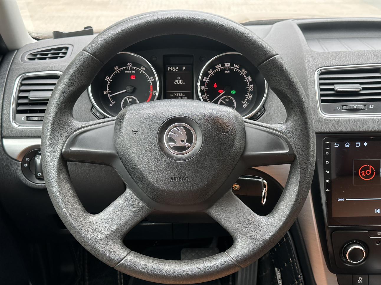 Skoda Yeti 2014 thumb 7