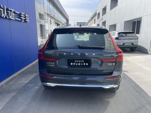 Volvo XC60 2025 thumb 2