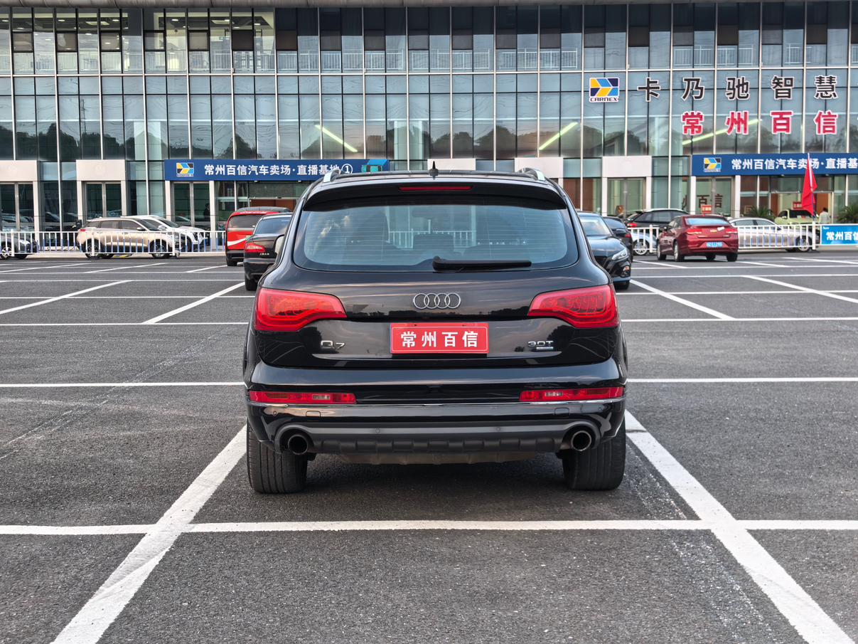 Audi Q7 2010 thumb 3