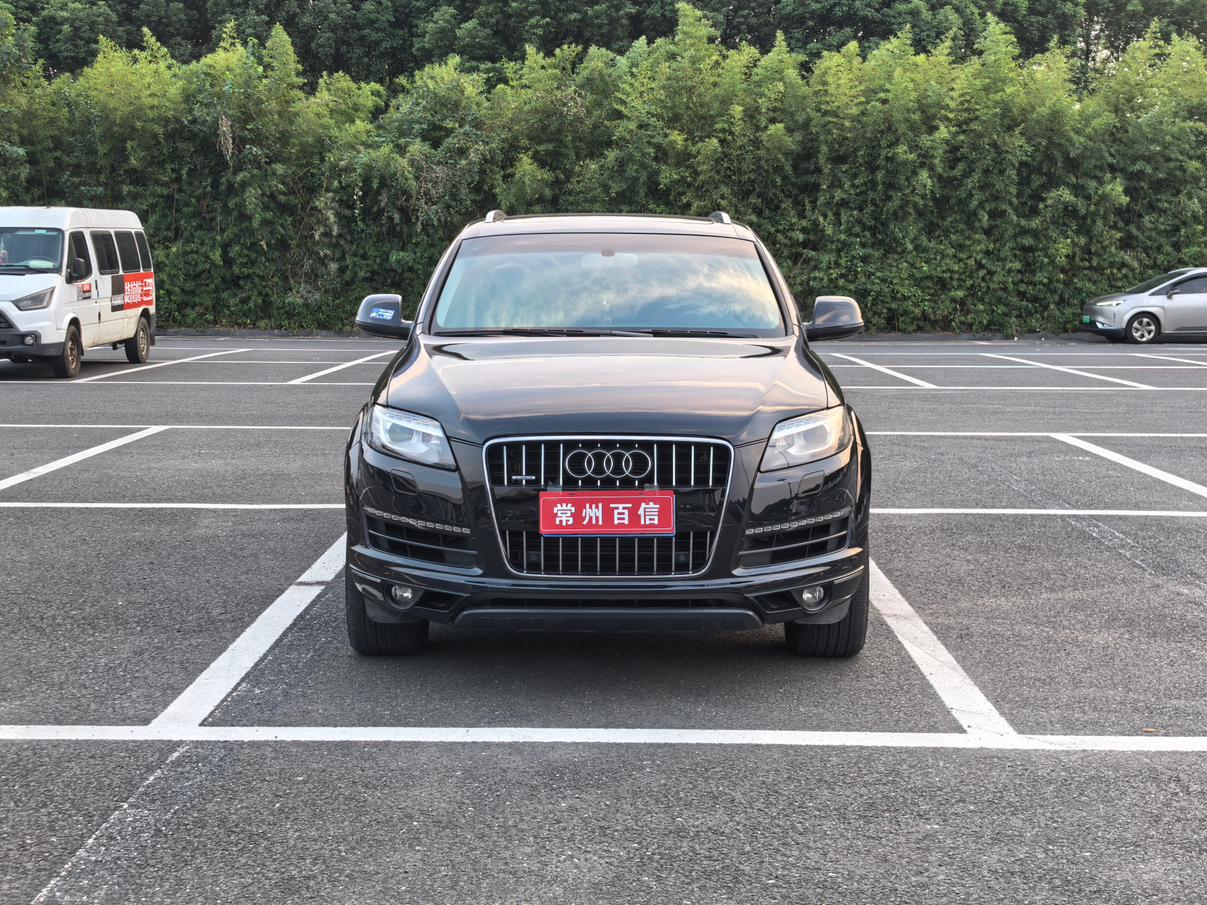 Audi Q7 2010 thumb 9