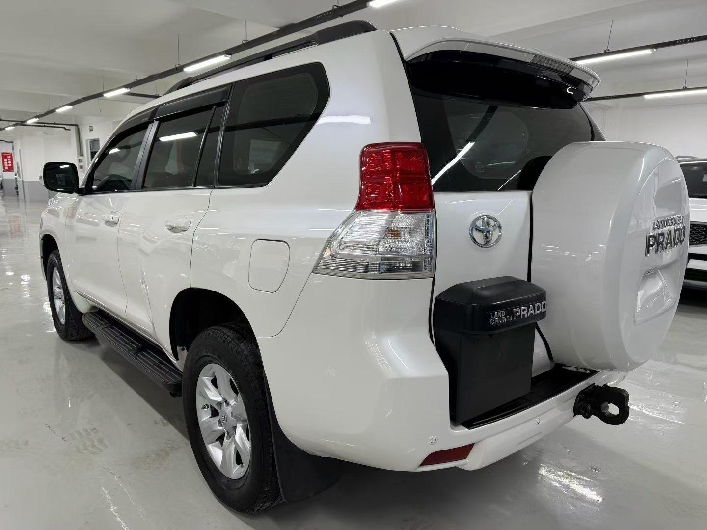 Toyota Land Cruiser Prado 2013 thumb 2