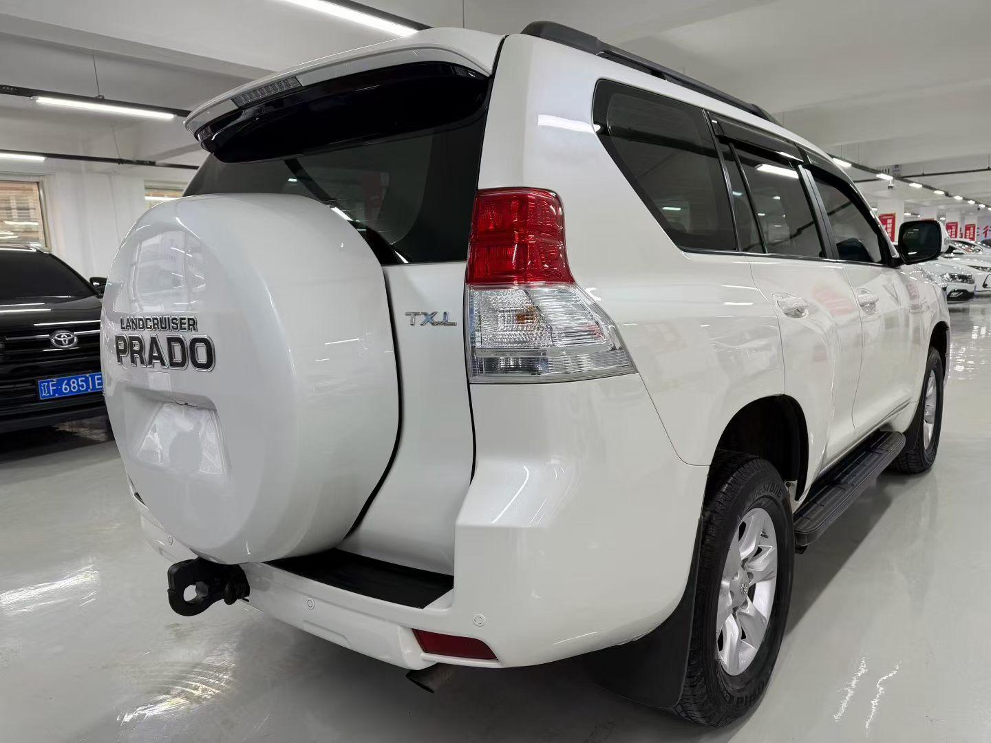 Toyota Land Cruiser Prado 2013 thumb 4