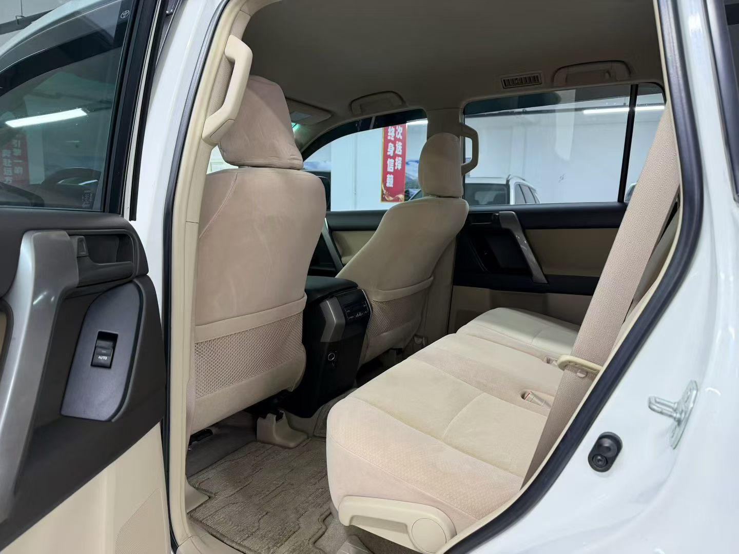 Toyota Land Cruiser Prado 2013 thumb 7