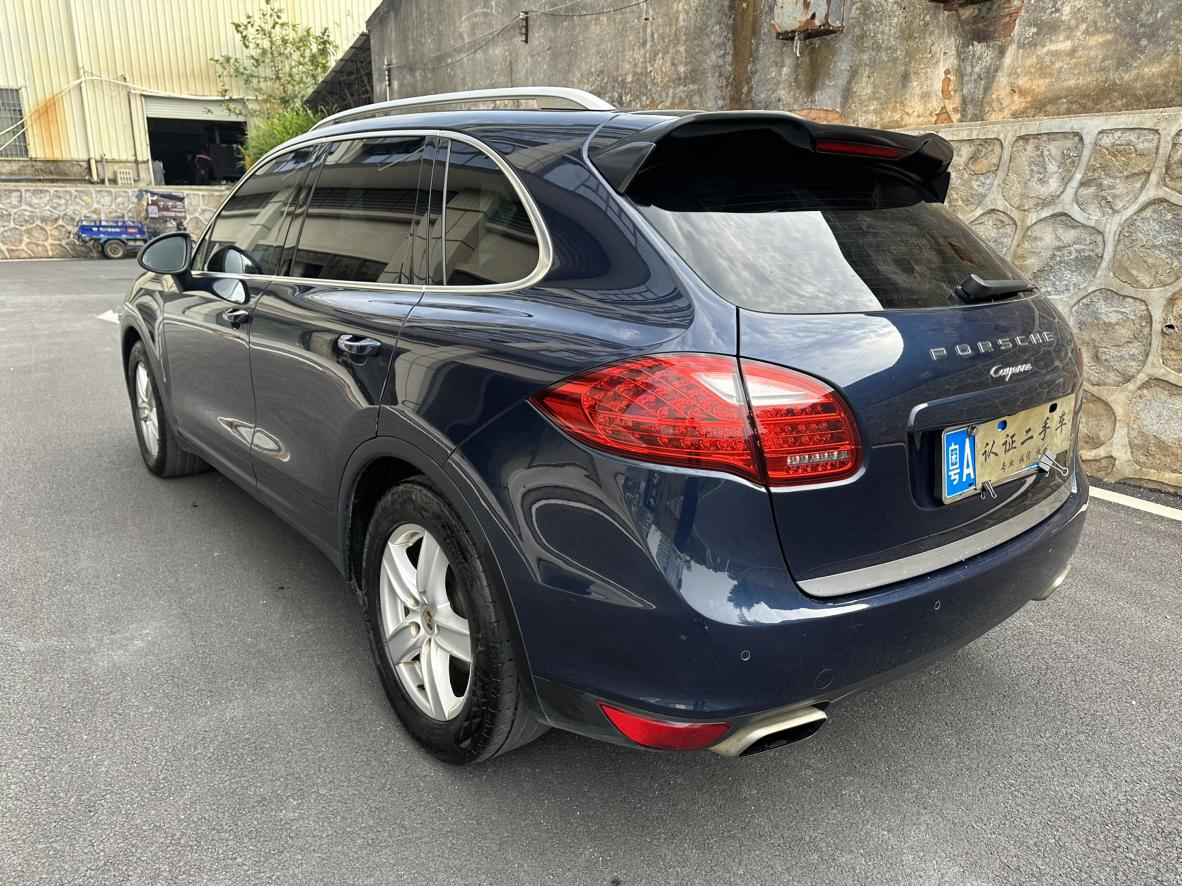Porsche Cayenne 2012 thumb 2