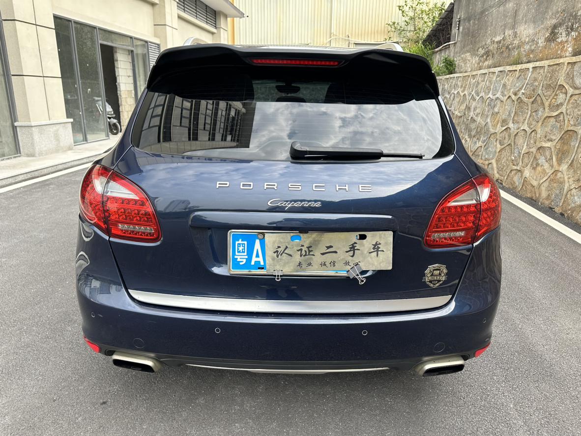Porsche Cayenne 2012 thumb 3