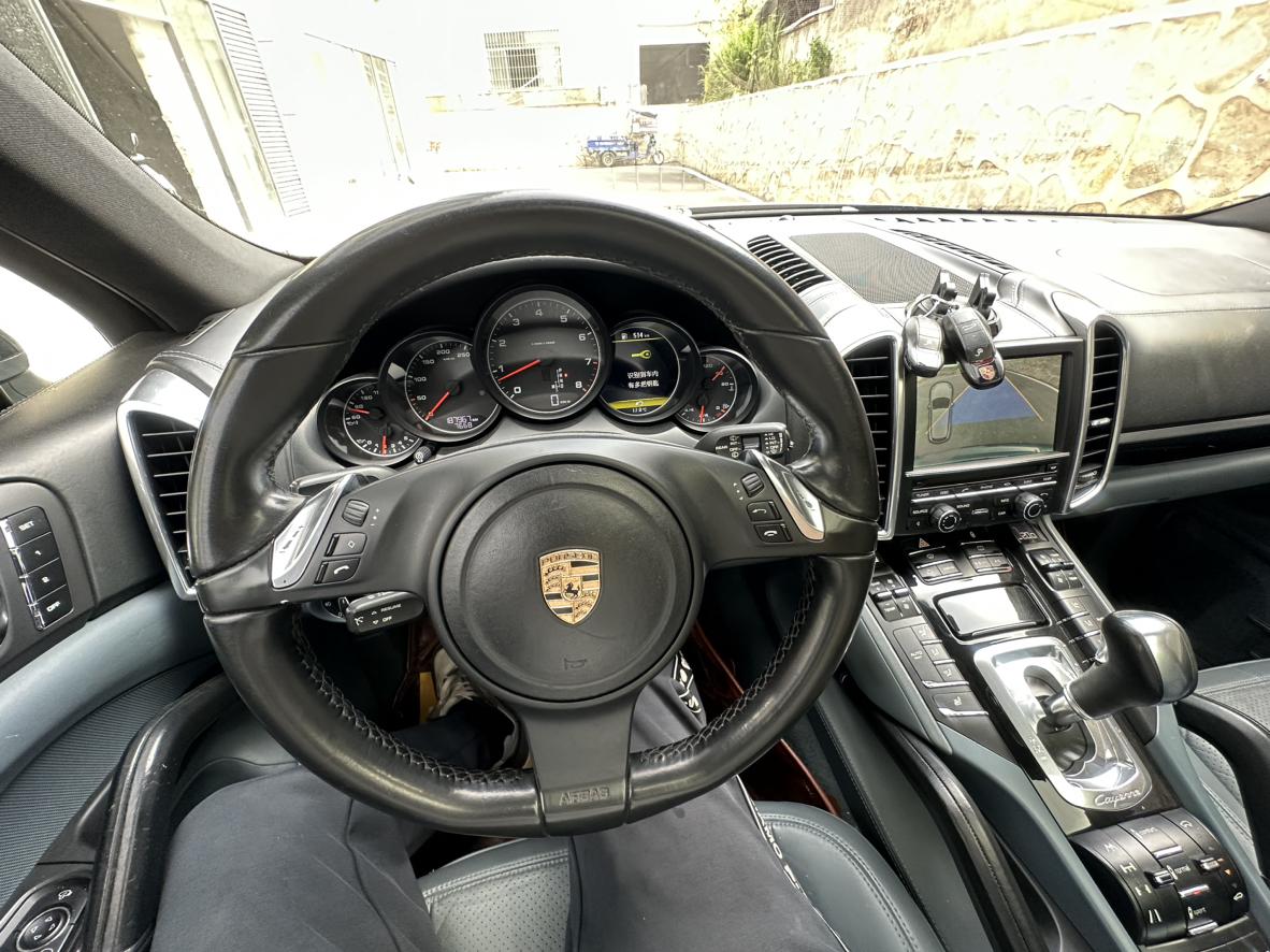 Porsche Cayenne 2012 thumb 5