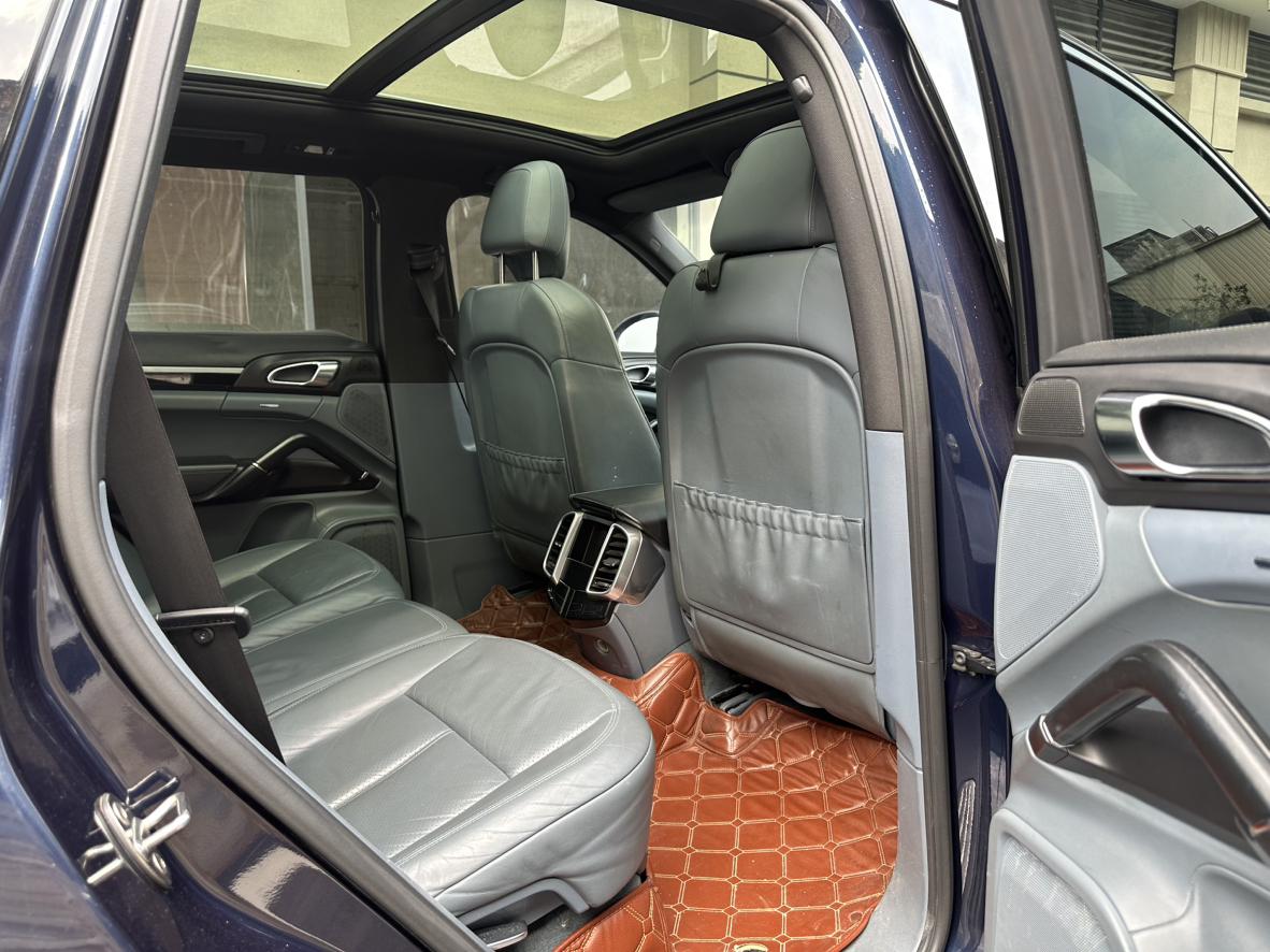Porsche Cayenne 2012 thumb 8