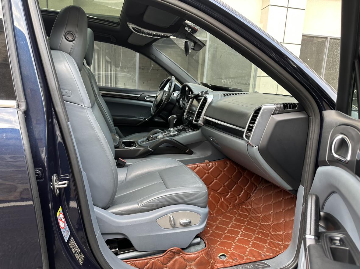 Porsche Cayenne 2012 thumb 11