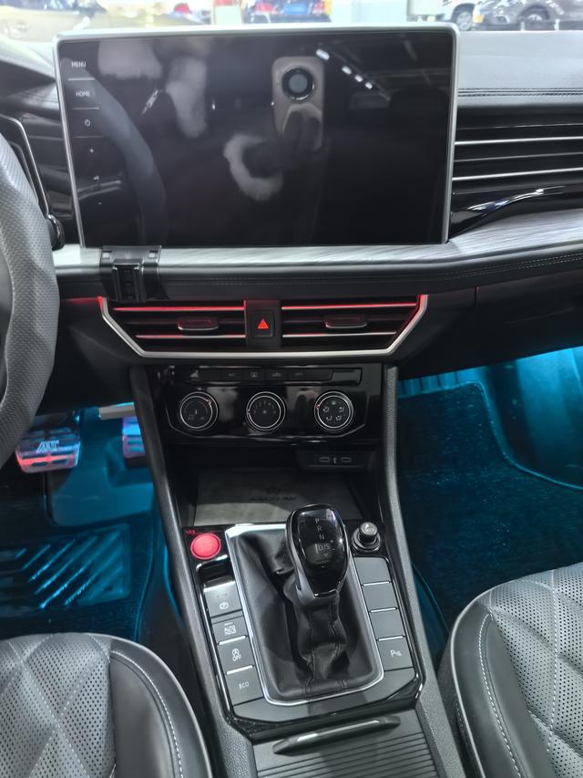 Volkswagen Sagitar 2024 thumb 8