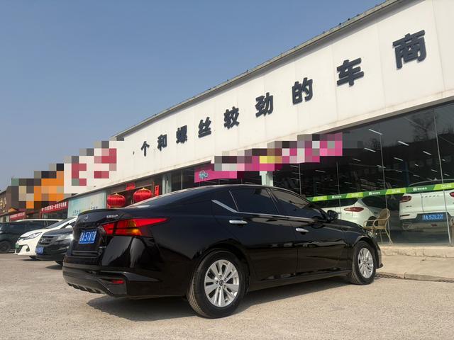 Nissan Altima 2021 thumb 2