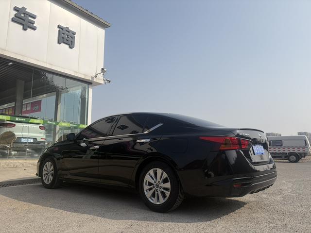 Nissan Altima 2021 thumb 3
