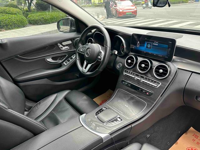 Mercedes-Benz C-Class 2019 thumb 8