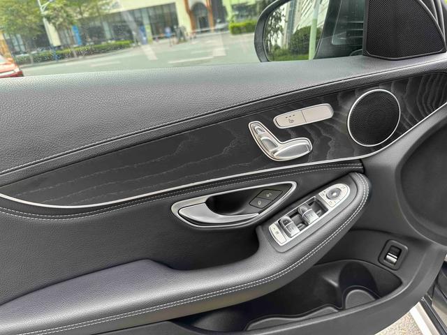 Mercedes-Benz C-Class 2019 thumb 10