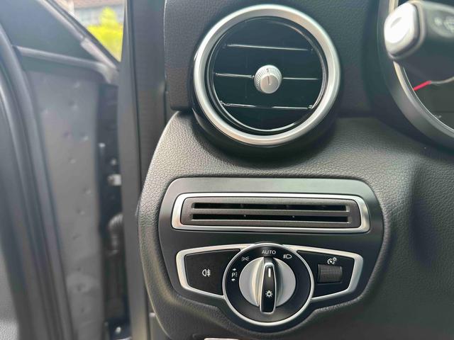 Mercedes-Benz C-Class 2019 thumb 11
