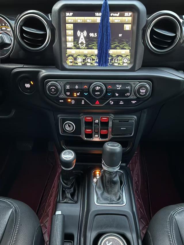 Jeep Wrangler 2021 thumb 7