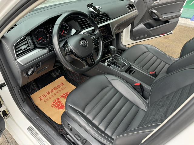 Volkswagen Lamando 2019 thumb 3