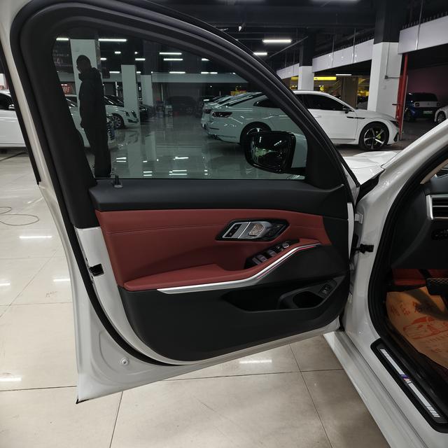 BMW 3 серии 2025 thumb 3