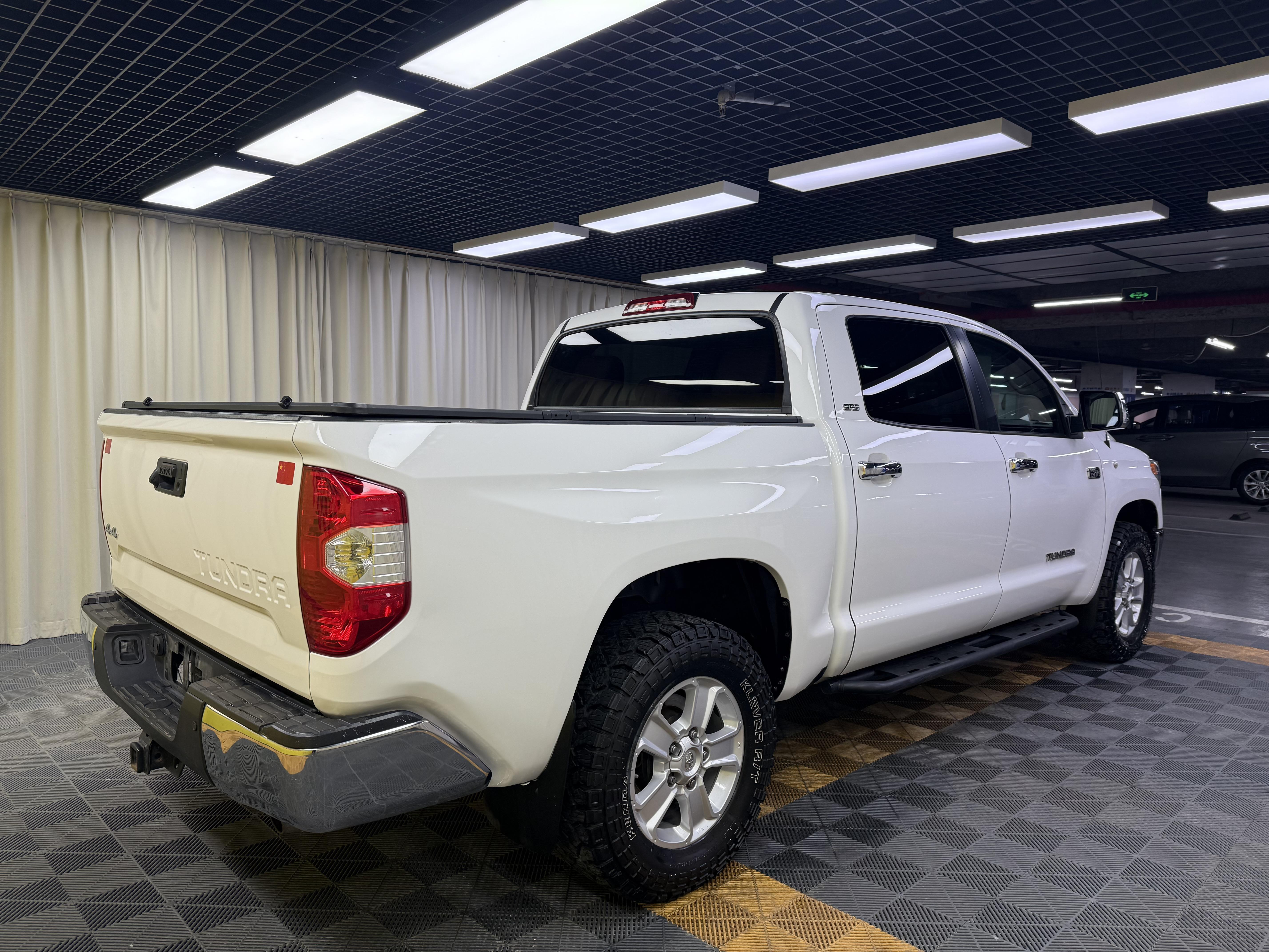 Toyota Fortuner 2018 thumb 5